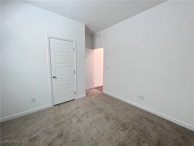 Building Photo - 2942 Gaffer Film St