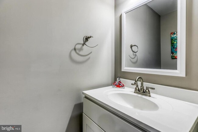 Building Photo - 3611 Hudson St