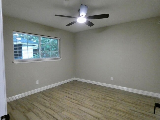 Building Photo - 8919 Winding River Dr