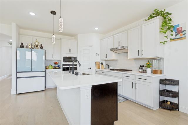 Building Photo - 465 Willowmore Dr