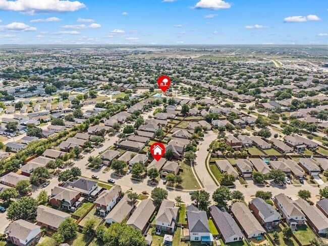 Building Photo - 12113 Thicket Bend Dr