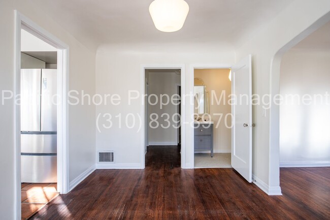 Building Photo - 8159 Willoughby Ave