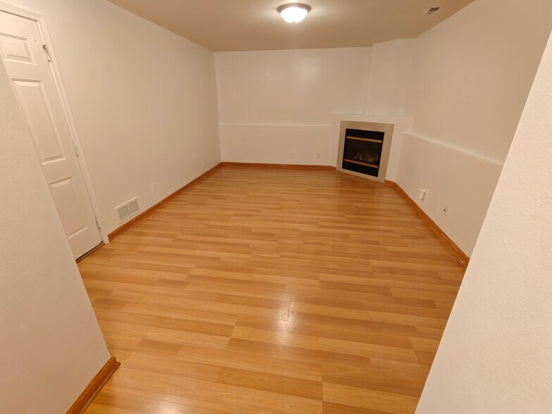 Building Photo - 7925 S 157th St