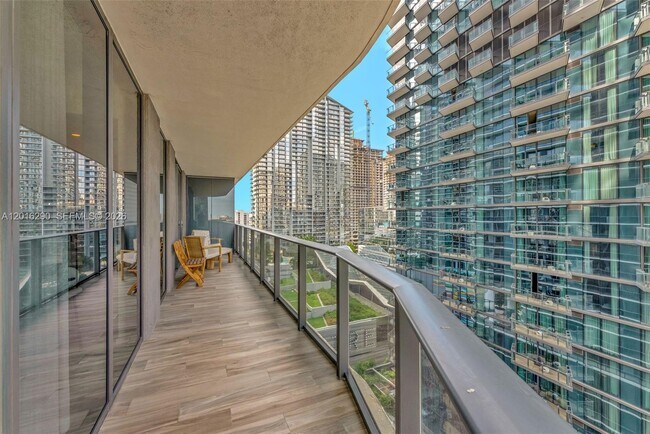 Building Photo - 801 S Miami Ave