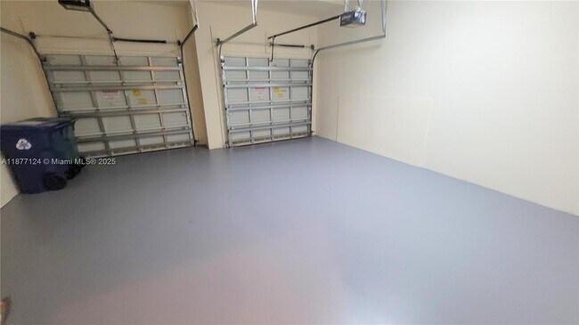 Building Photo - 6033 NW 118th Dr
