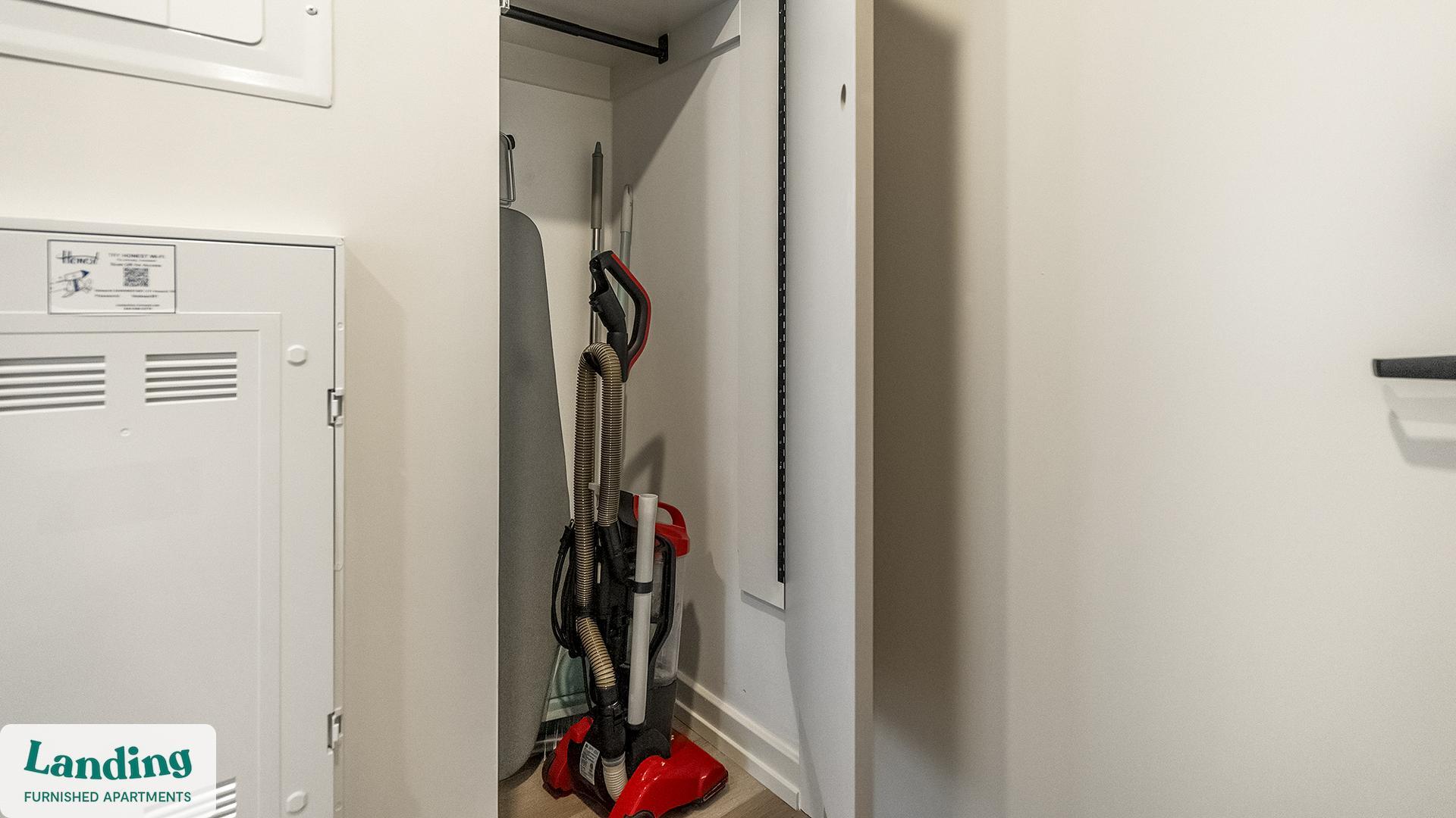 Building Photo - 2009 N Howard St