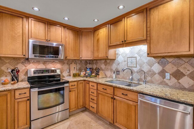 Building Photo - 15151 N Frank Lloyd Wright Blvd