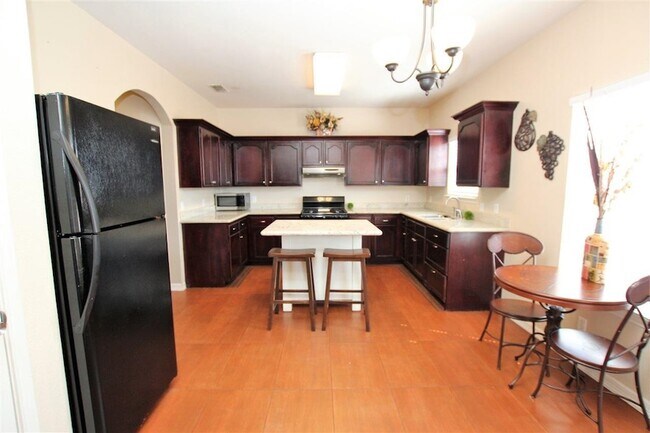 Building Photo - 510 Shiloh Dr
