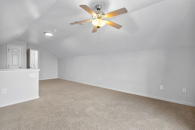 Building Photo - HAMPTON PARK - Pristine 4-5 bedroom home a...