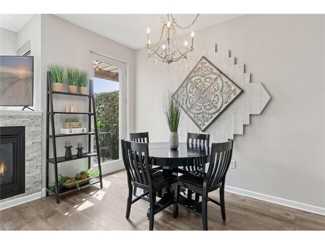 Building Photo - 640 Main St N