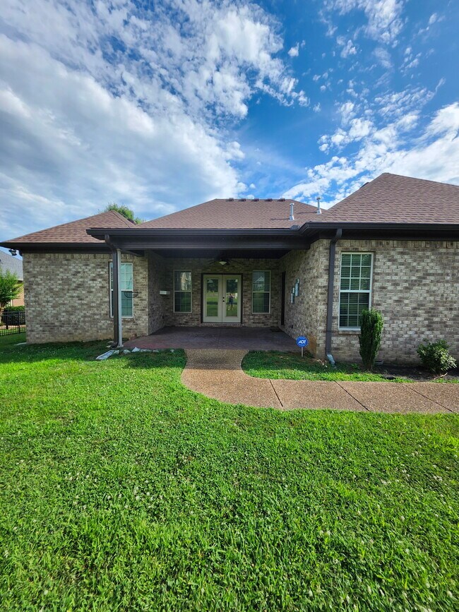 Building Photo - 436 Quarry Rd