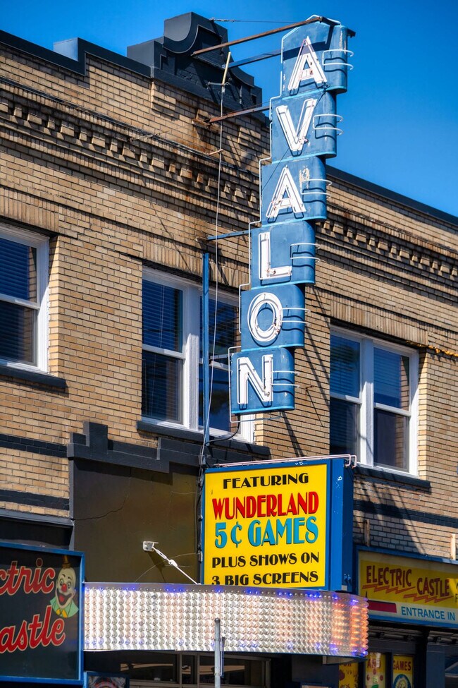 Building Photo - 1036 SE 12th Ave