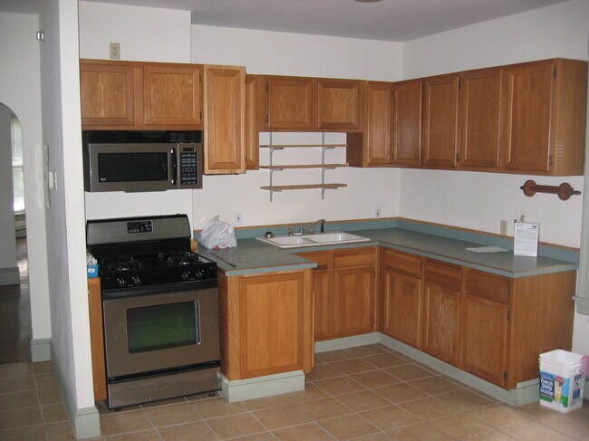 Building Photo - 3-2 Wendell St