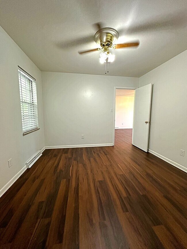 Building Photo - Alcoa City Duplex