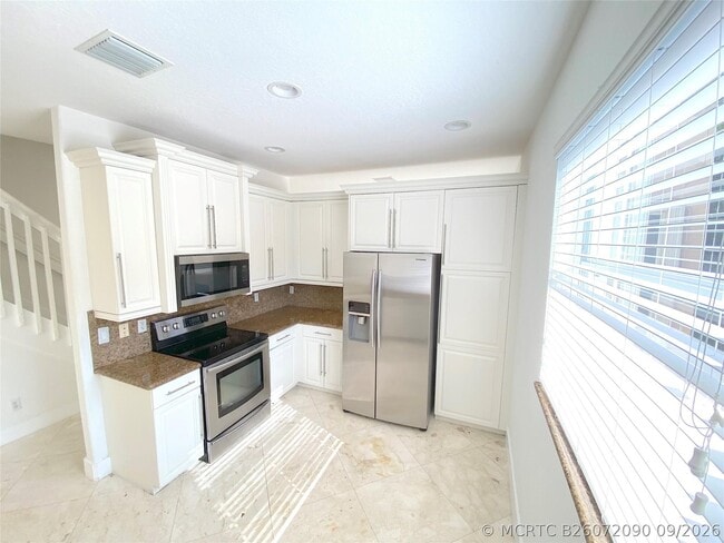 Building Photo - 5830 NW 119th Dr