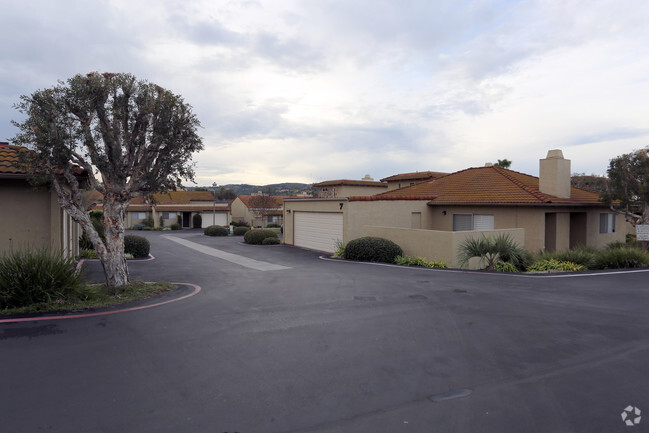 Building Photo - Ascot Park Meadows