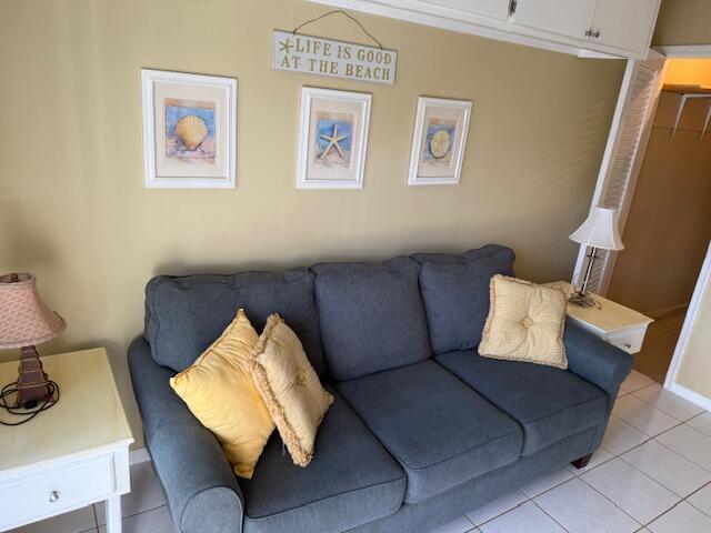 Building Photo - 340 Horizon W