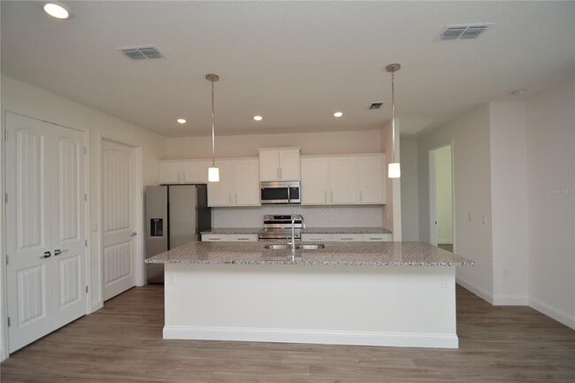 Building Photo - 102 Brittany Ln