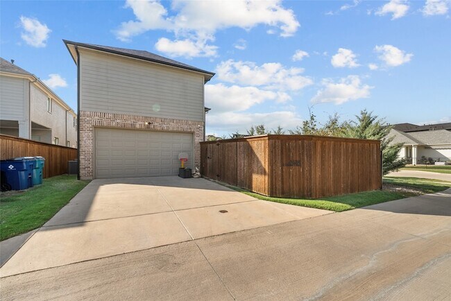 Building Photo - 3536 E Cheney