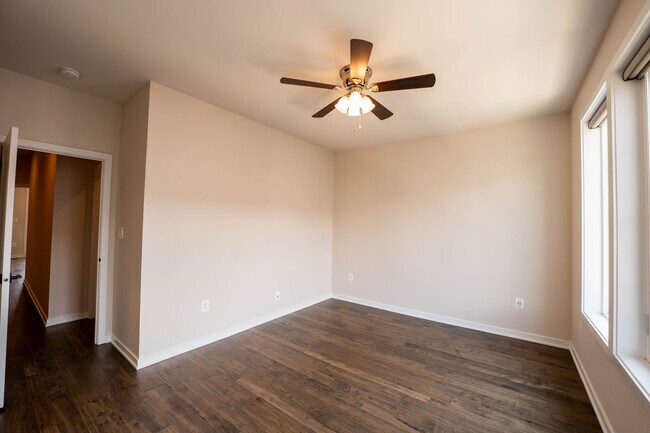 Building Photo - Luxury Reston Rental