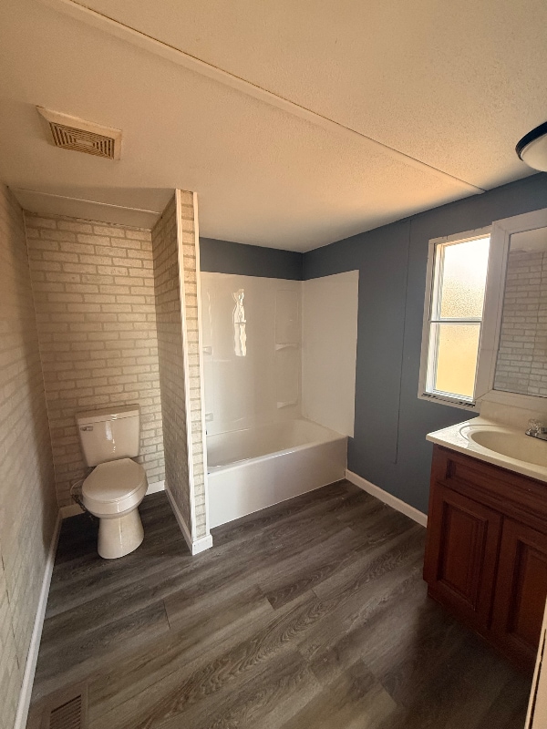 Building Photo - 16 Jockey St