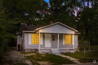 Building Photo - Charming and Newly Renovated 3 Bedroom 1 B...