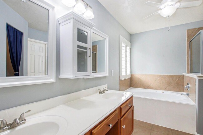 Building Photo - 22110 Field Green Dr