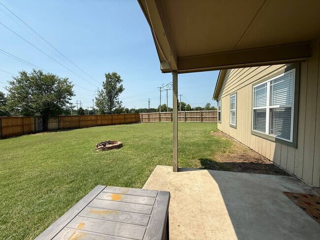 Building Photo - Owasso Schools/ 3bd 2Ba Huge Yard /Cul-de-Sac