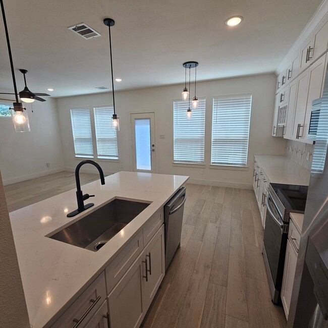 Building Photo - 7305 Bree Ct