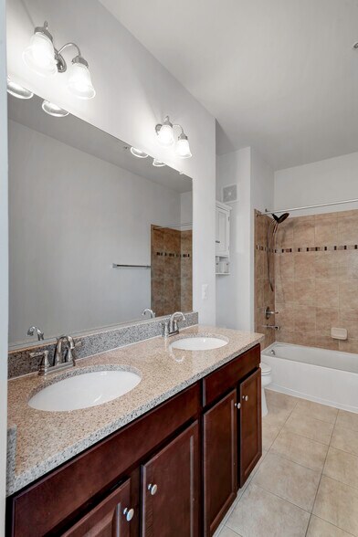 Building Photo - 24606 Byrne Meadow Sq