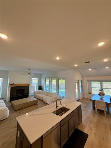 Building Photo - 218 Oakcrest Dr