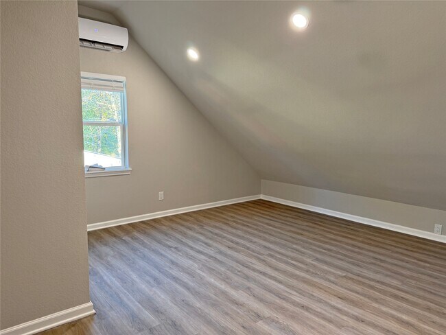 Building Photo - 91 Willow Oak Ln