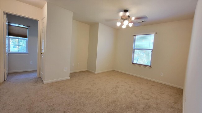 Building Photo - 4822 Bonny Loch Ln