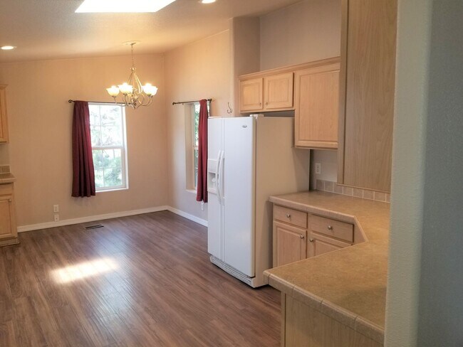 Building Photo - Great Location! 3 Bed, 2 Bath West-Flagsta...