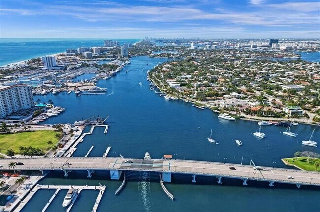 Building Photo - 200 S Birch Rd