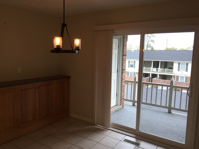 Building Photo - 2231 Glouchester Dr