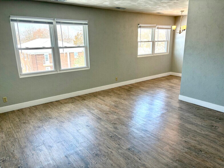 Building Photo - 4026 N Illinois Ave