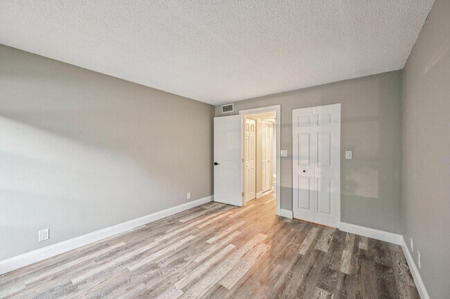 Building Photo - 460 NW 20th St