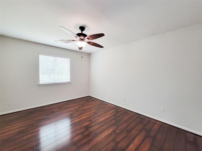 Building Photo - 21123 Amber Crossing Dr