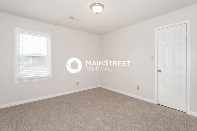 Building Photo - 4 Bedroom Pet-Friendly Home in COLLIERVILLE, TN with Main Street Renewal