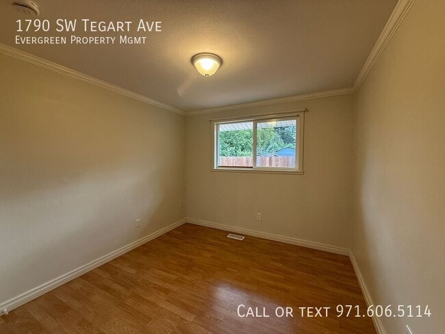 Building Photo - 1790 SW Tegart Ave