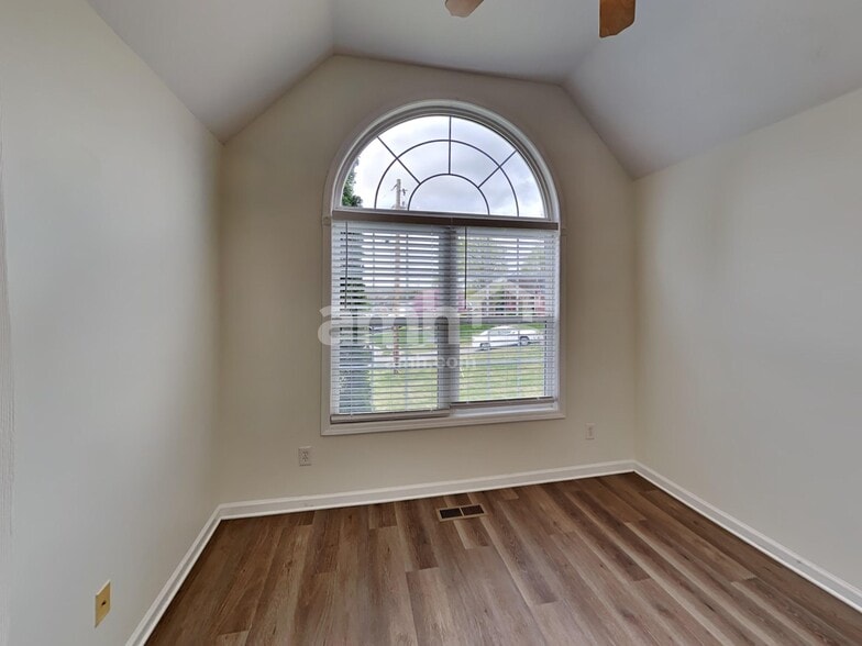 Building Photo - 3119 Lamura Ln