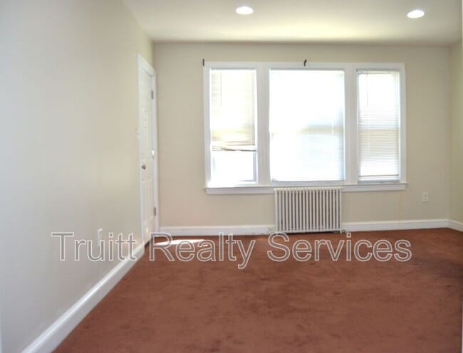 Building Photo - 1621 17th Pl SE