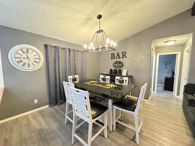 Building Photo - Home close to Casinos and River