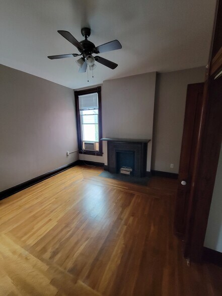 Building Photo - 416 6th Ave