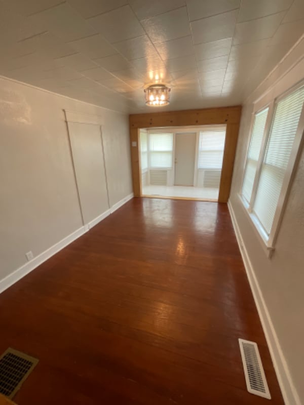 Building Photo - 416 E Hillside Dr