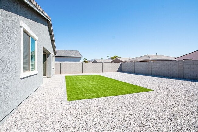 Building Photo - MOVE IN SPECAILS!! ONE MONTH RENT FREE!! Laveen Home Up For RENT! 4BD 2.5 BA