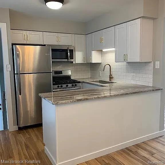 Building Photo - 252 N Harvey St