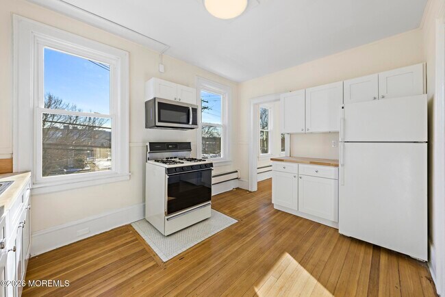 Building Photo - 98 First Ave