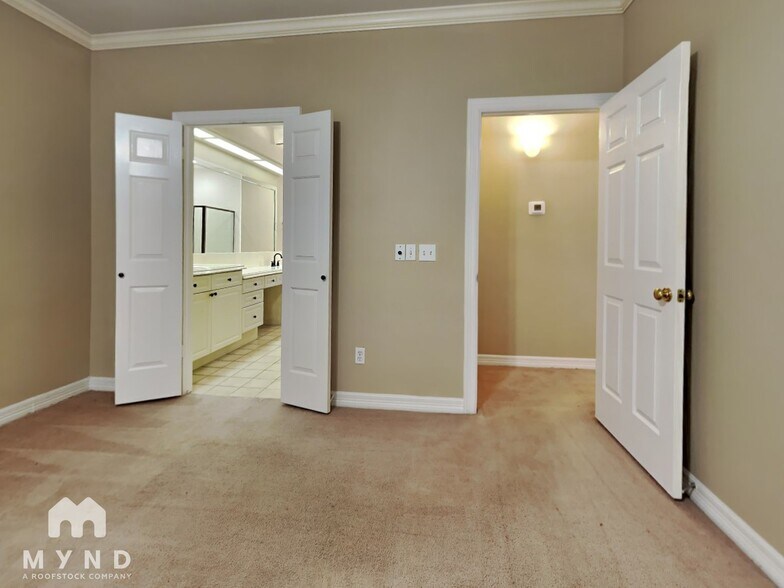 Building Photo - 19026 Owen Oak Dr
